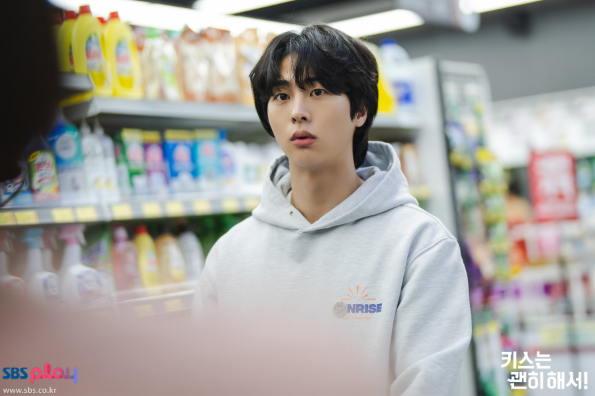 키스는 괜히해서