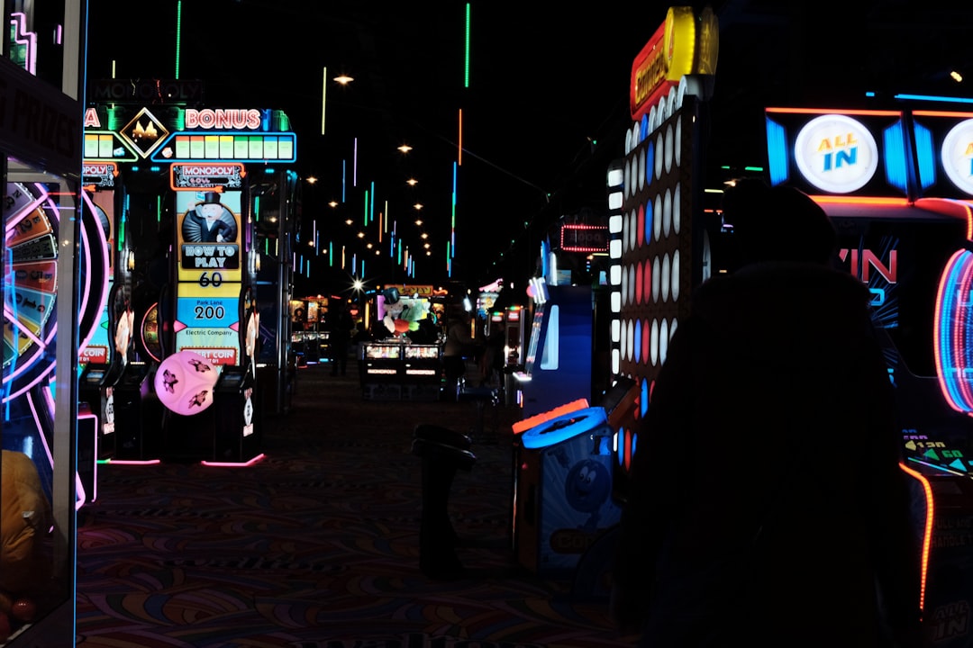 '지구오락실' (Geo-Arcade)