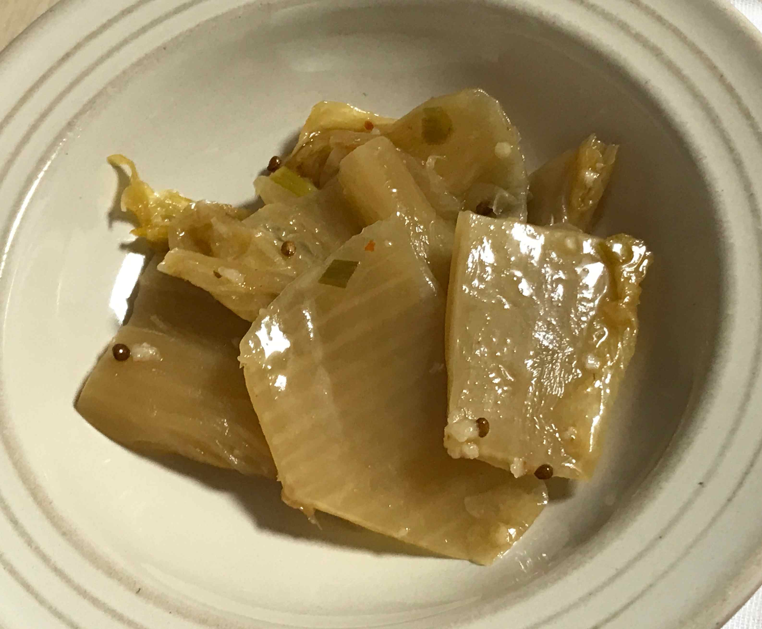 접시에 담은 모습