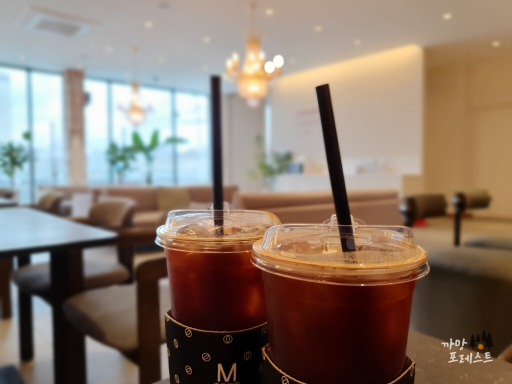 M베이커리 카페 커피