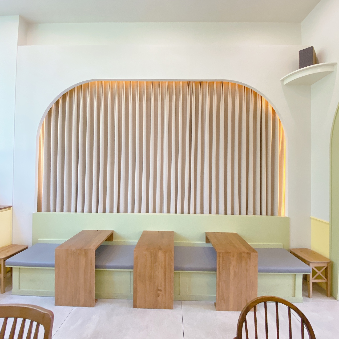 라룬드파리(la lune de paris)카페 경기 화성 동탄 반송동 센트럴파크 주차 베이커리 르꼬르동블루 파티시에 케이크 샌드위치 까눌레