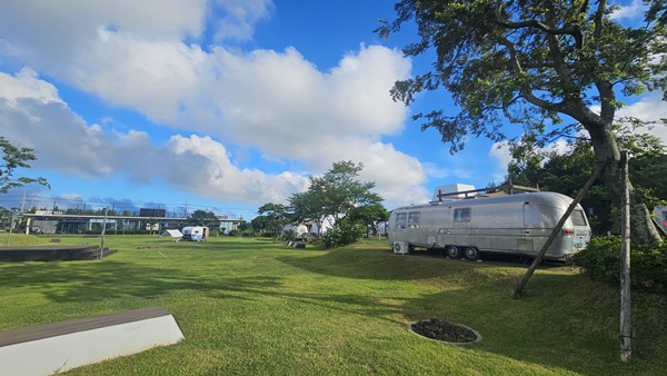 어라운드폴리 전경