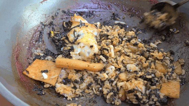 서신분식-볶음밥-비비기-2