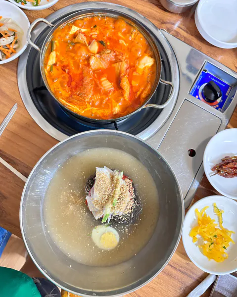 생생정보 기다려야 제맛 통고기 김치찌개