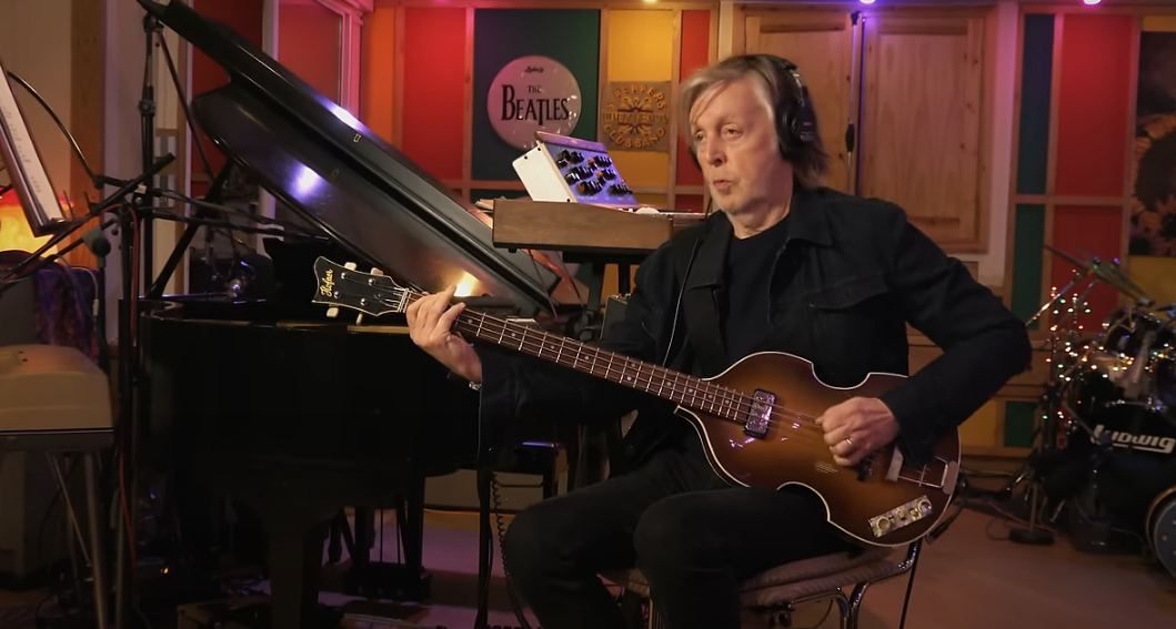 뮤비 캡처 사진