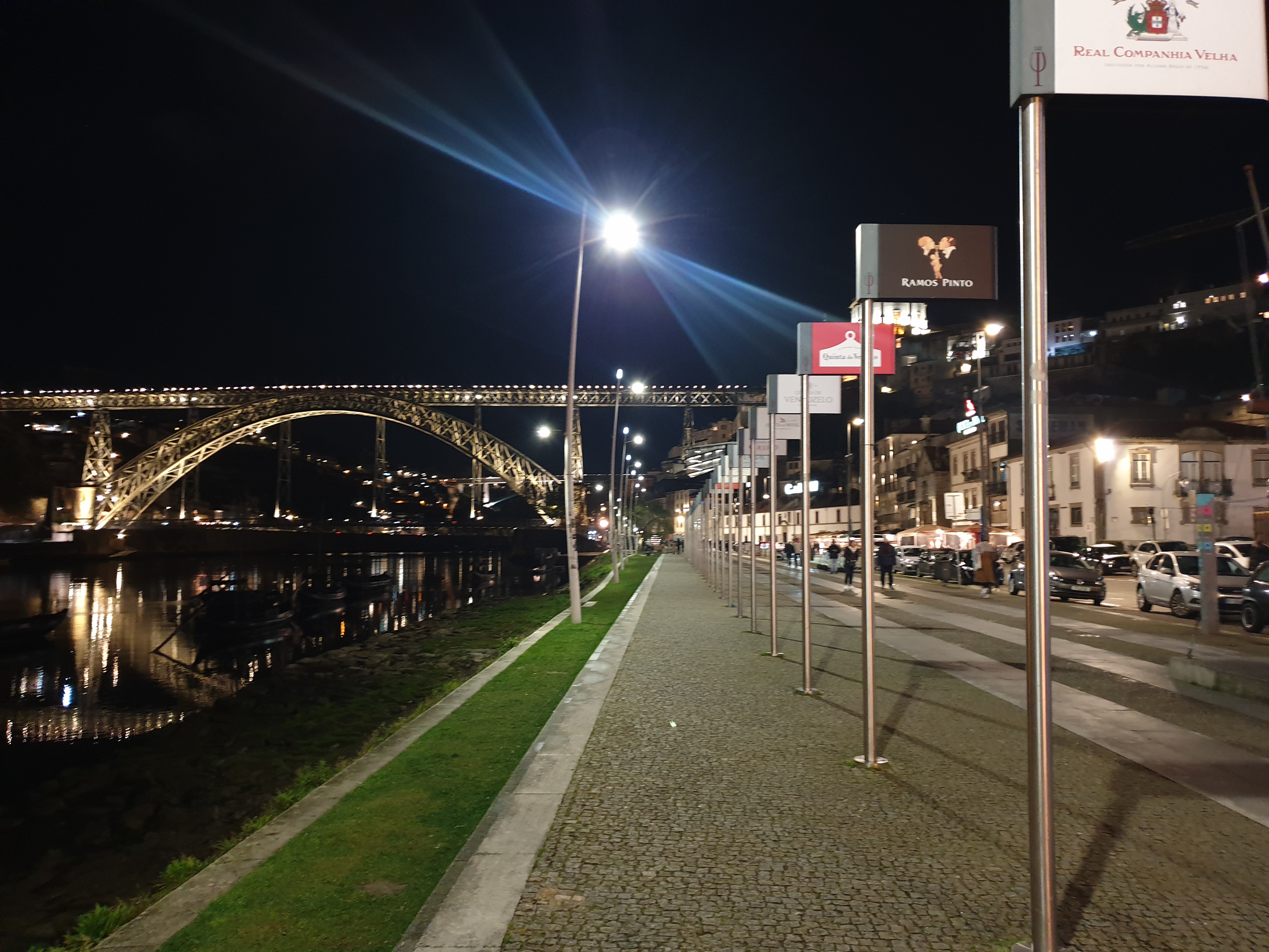 동루이스강변 야경