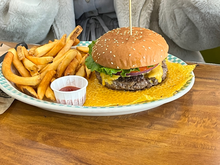 치즈 스커트(11,500원)