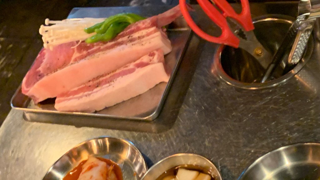 고기로와_뼈등심_삼겹살