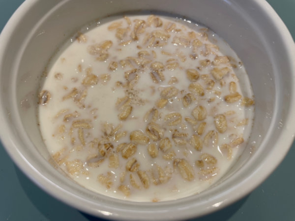 플라하반 점보 오트밀, 우유에 6시간 이상 불리기