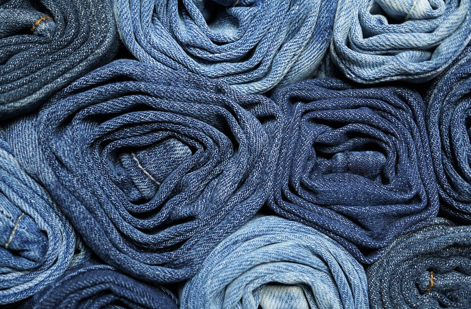 청바지 광고 대전: American Eagle vs GAP