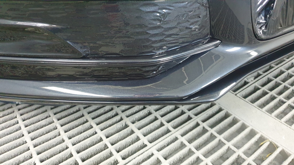 조수석 쪽 앞 범퍼 자동차 범퍼수리 - 조수석 쪽 앞 범퍼