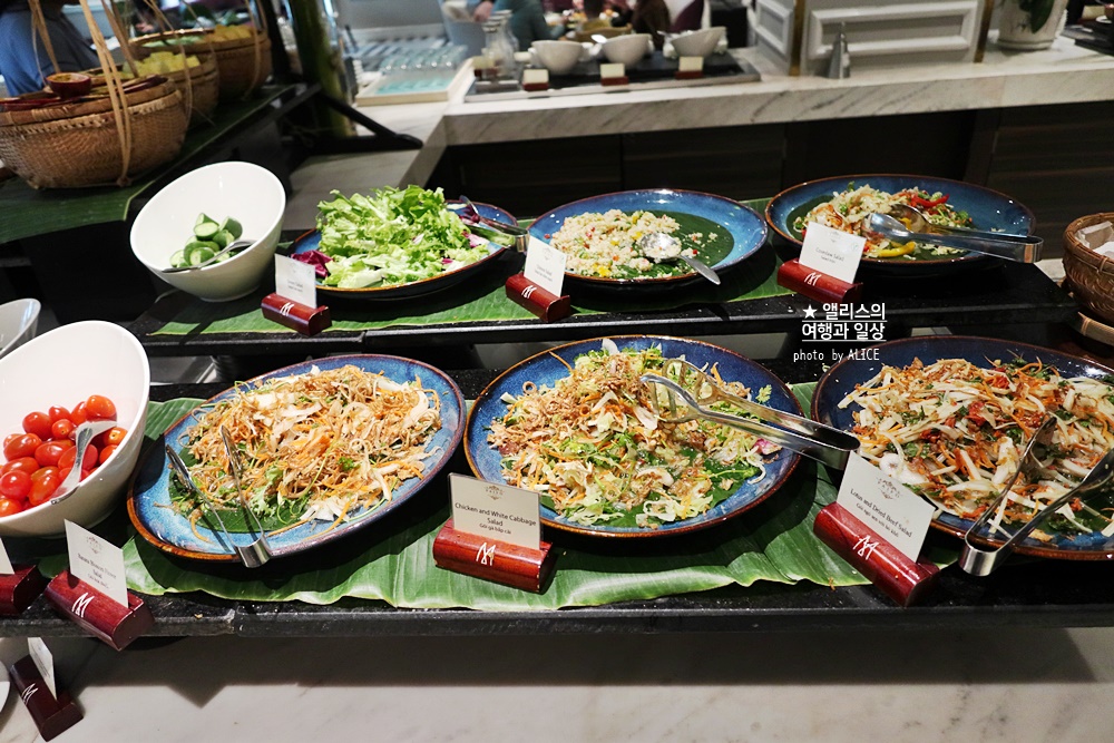 로열 호이안 엠갤러리 호텔 조식 후기 파이포 카페