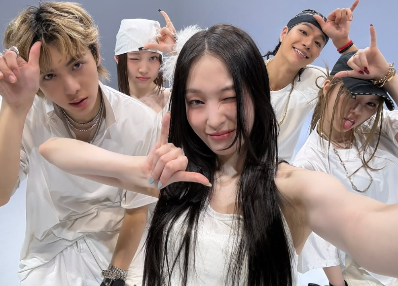 올데이프로젝트 애니 프로필 08