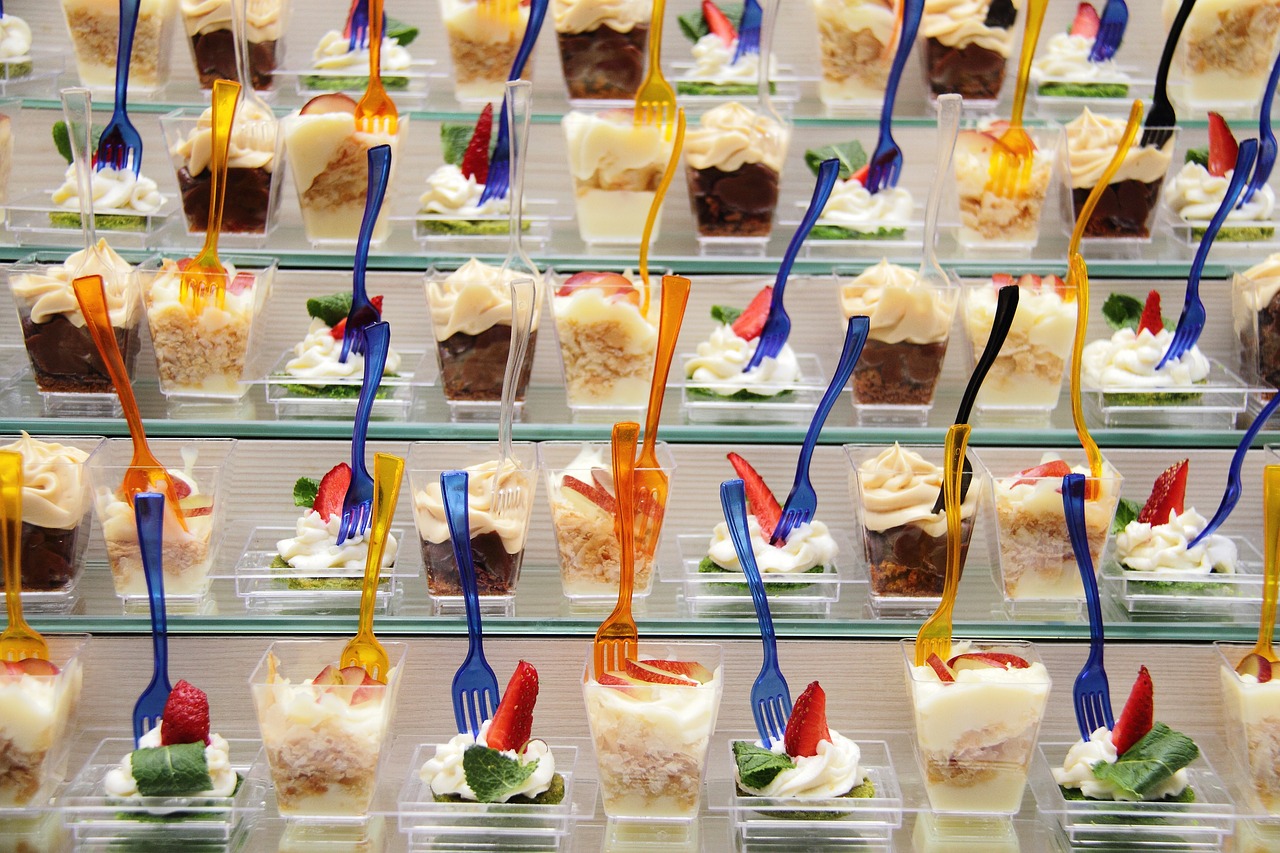 딸기 디저트 사진