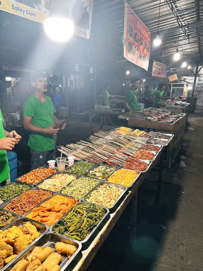 길리 트라왕안 야시장