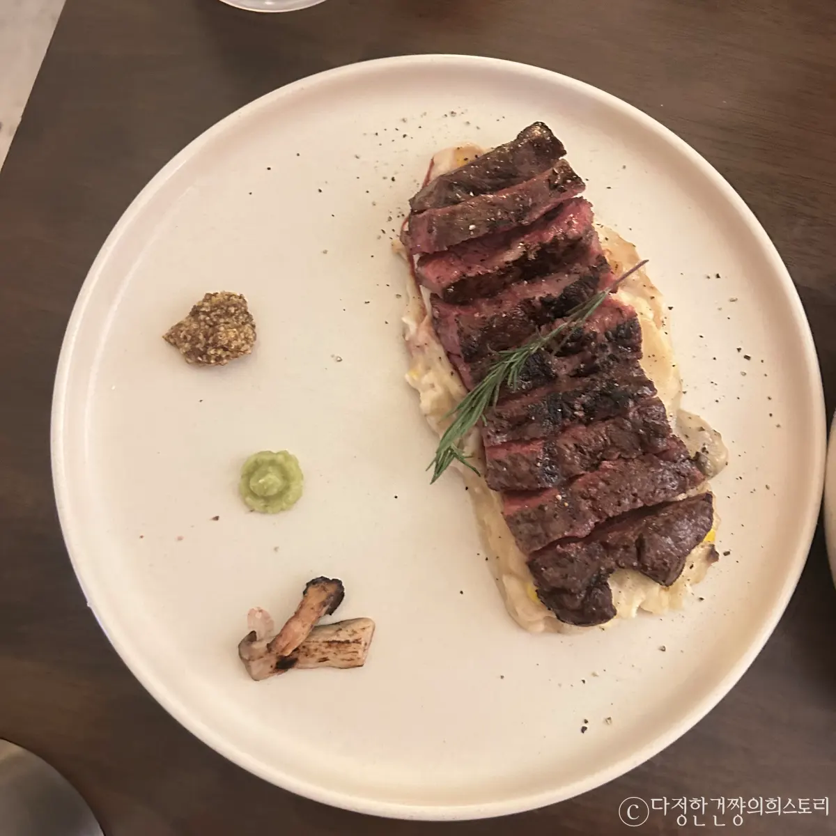 상도-와인바-분위기-맛집-추천-프렌밀리-스테이크