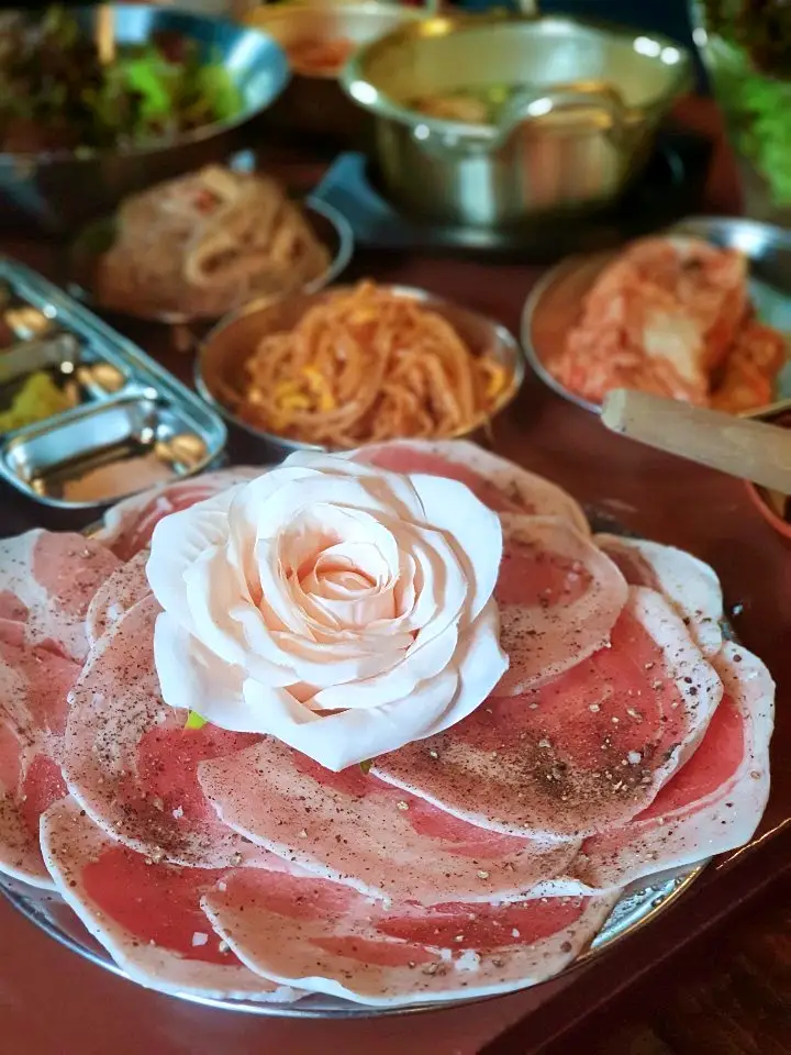 네모세모 대구 동성로 맛집 레인보우 삼겹살, 통후추 삼겹살, 허브 냉꽃삼겹살 맛있는 식당