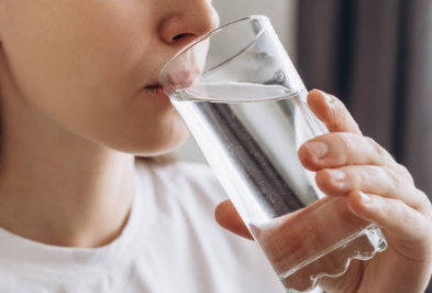 따뜻한 물 마시기