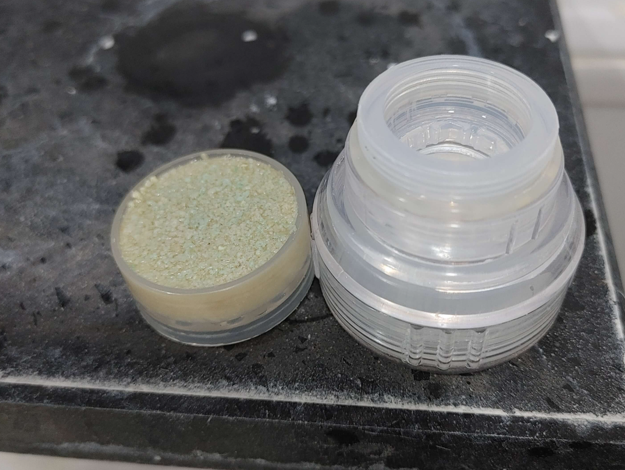 수도애_세면대필터_이물질