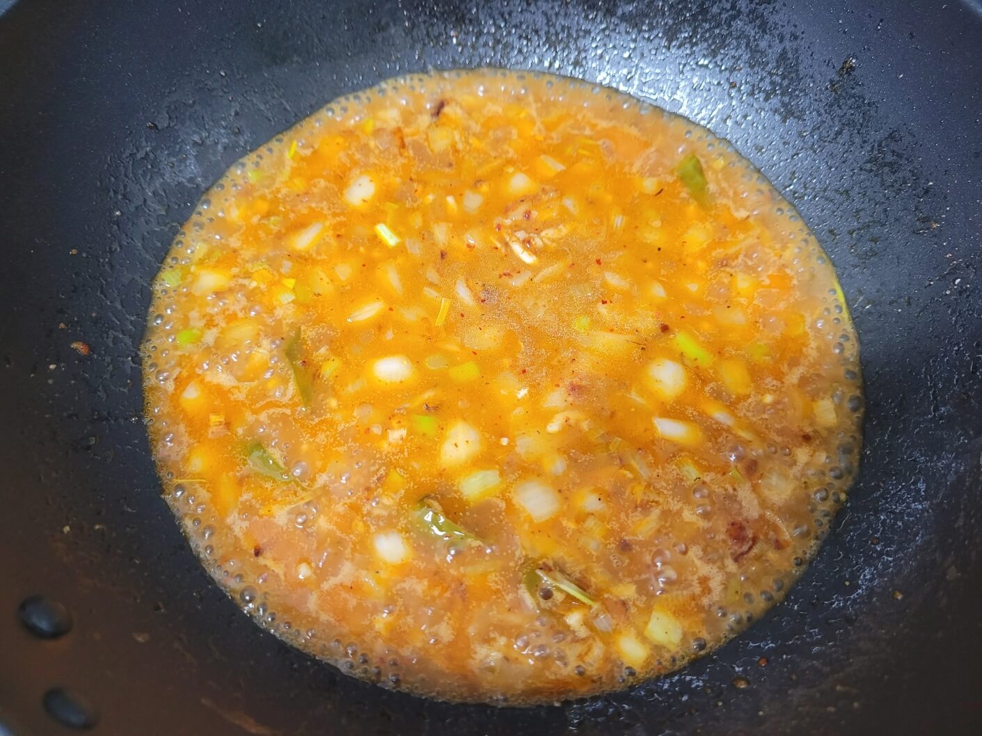 소스에 나머지 재료 넣기