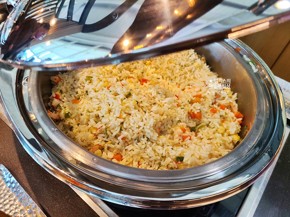 김해공항 국제선 스카이허브 라운지 메뉴 입장조건 운영시간 후기