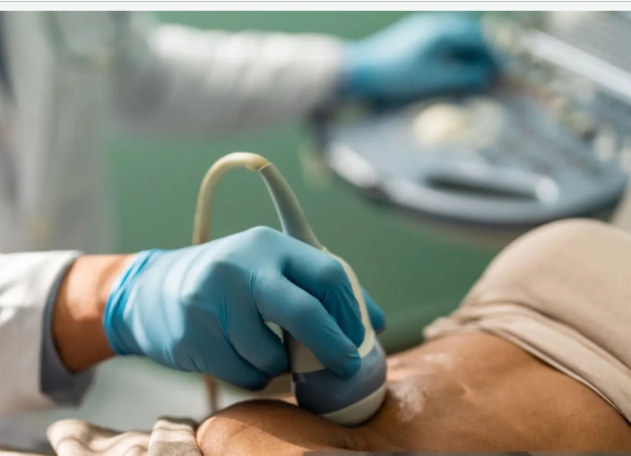 췌장염의심으로 복부초음파 중인 사진