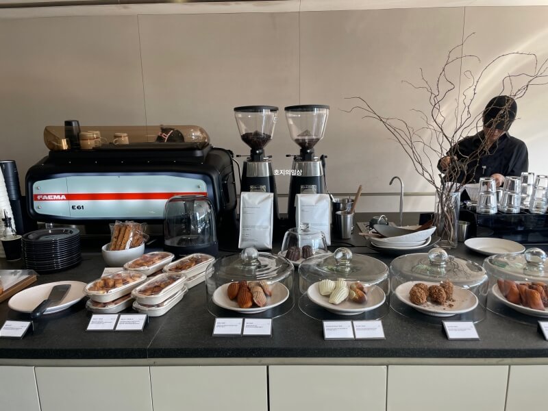 김포 카페 카페진정성 기점 핫플 - 2층 카운터