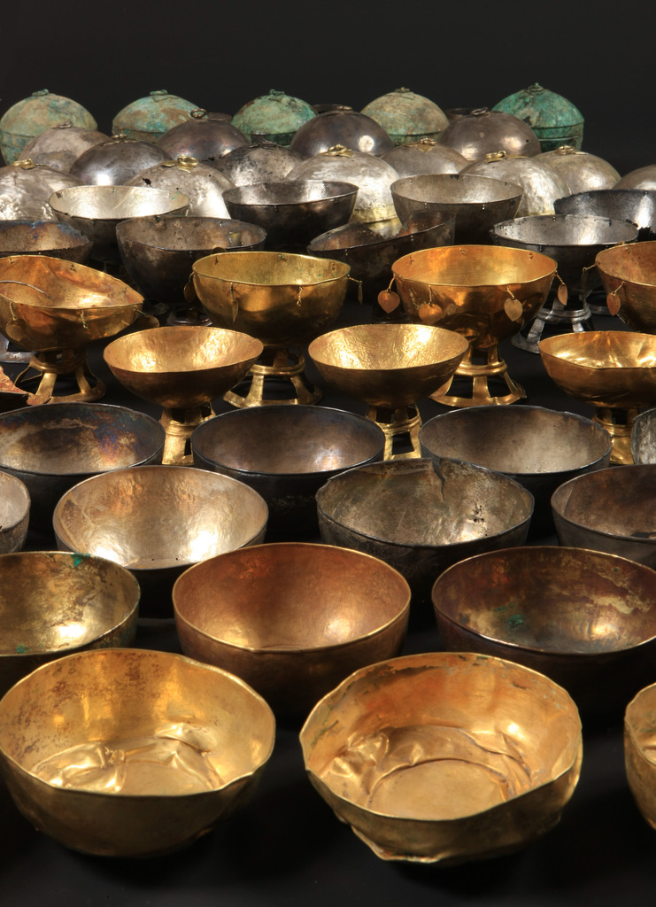 황남대총 출토 금은 그릇