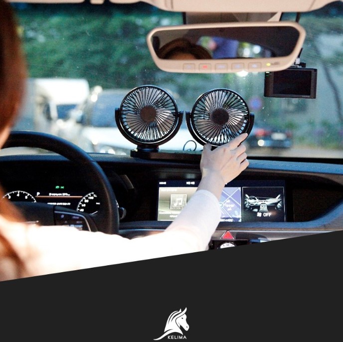 켈리마 차량용 선풍기 USB타입을 차에 설치한 모습