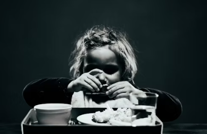 식욕 부진 앓고 있는 아이의 모습