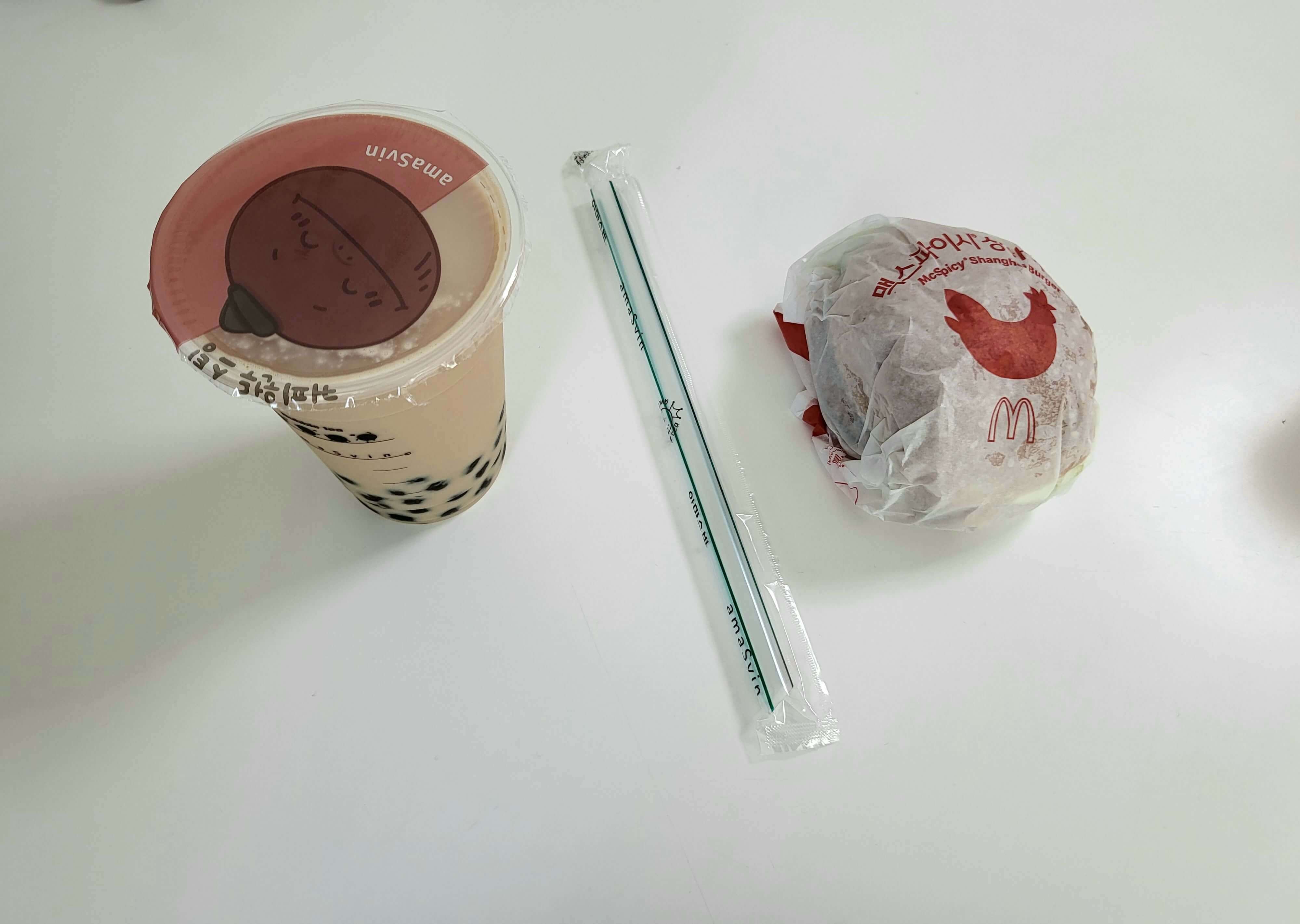 얼그레이 버블티 상하이 스파이시 버거