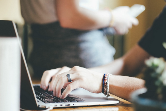 바쁜 직장인을 위한 슬로우 라이프 실천법: 일과 삶의 균형을 찾는 방법