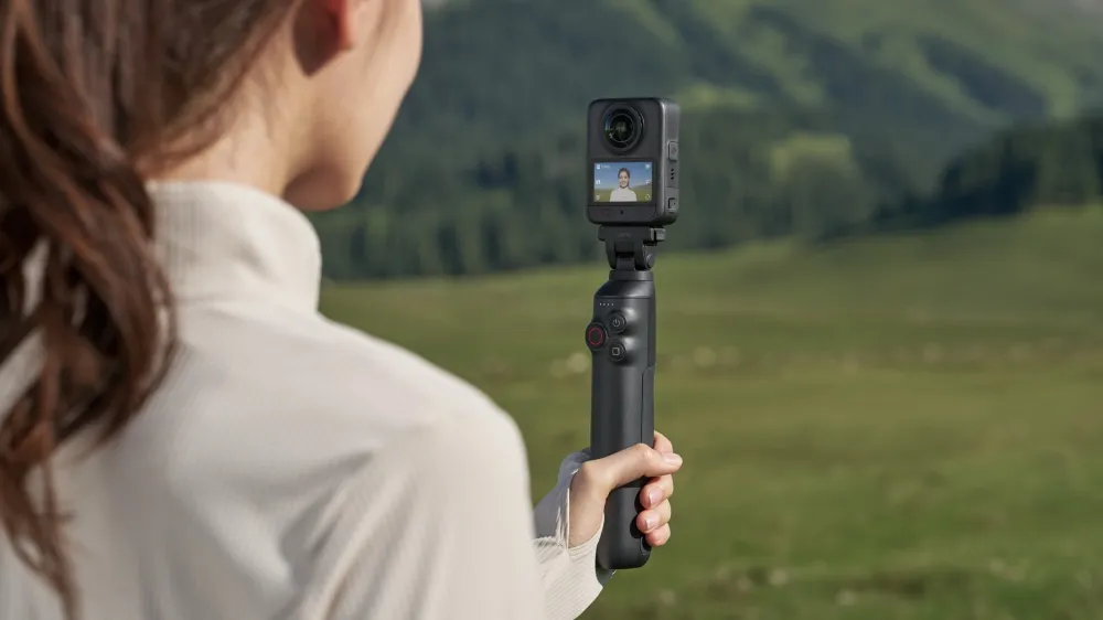 한번에 360도로 세상의 모습을 담아낼 수 있는 360도 카메라입니다.