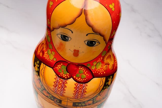 러시아 마트료시카(Matryoshka) 인형: 전통과 현대 디자인의 만남