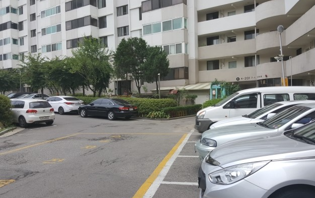 둔촌 현대3차 리모델링 수혜주로 요즘 눈에 띄더라고요?