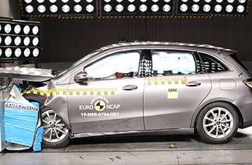 Euro NCAP 메르세데스 벤츠 A클래스 B클래스 E클래스 G클래스 GLA GLB GLE CLA CLS 충돌테스트 안전성 평가 결과11