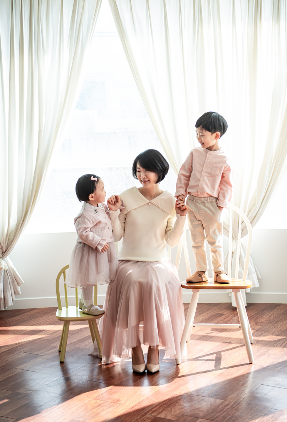 싱글맘와 두 아이의 가족 사진