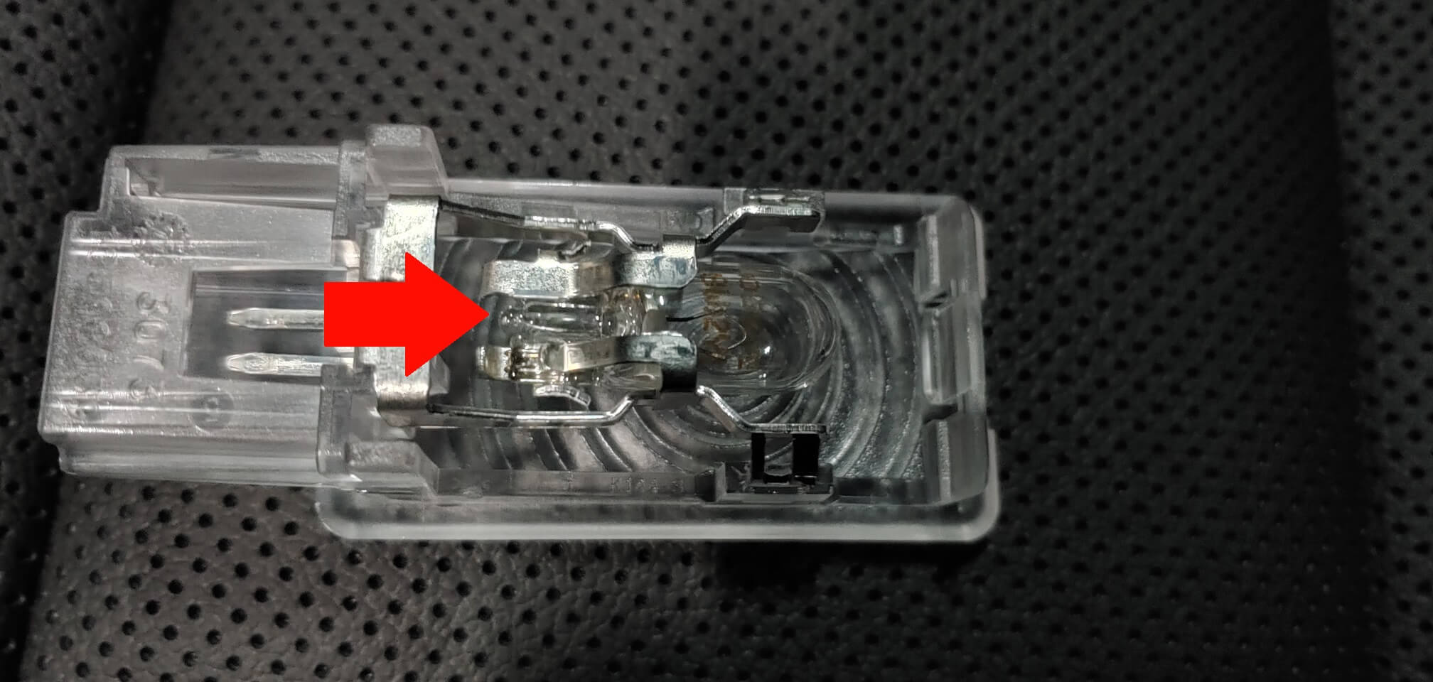 실제 차주가 알려주는 쉐보레 트랙스 크로스오버 - LED 실내등(전등) 교체하기