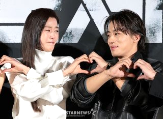 군체 영화 개봉일 줄거리 연상호 감독 출연진 전지현 구교환