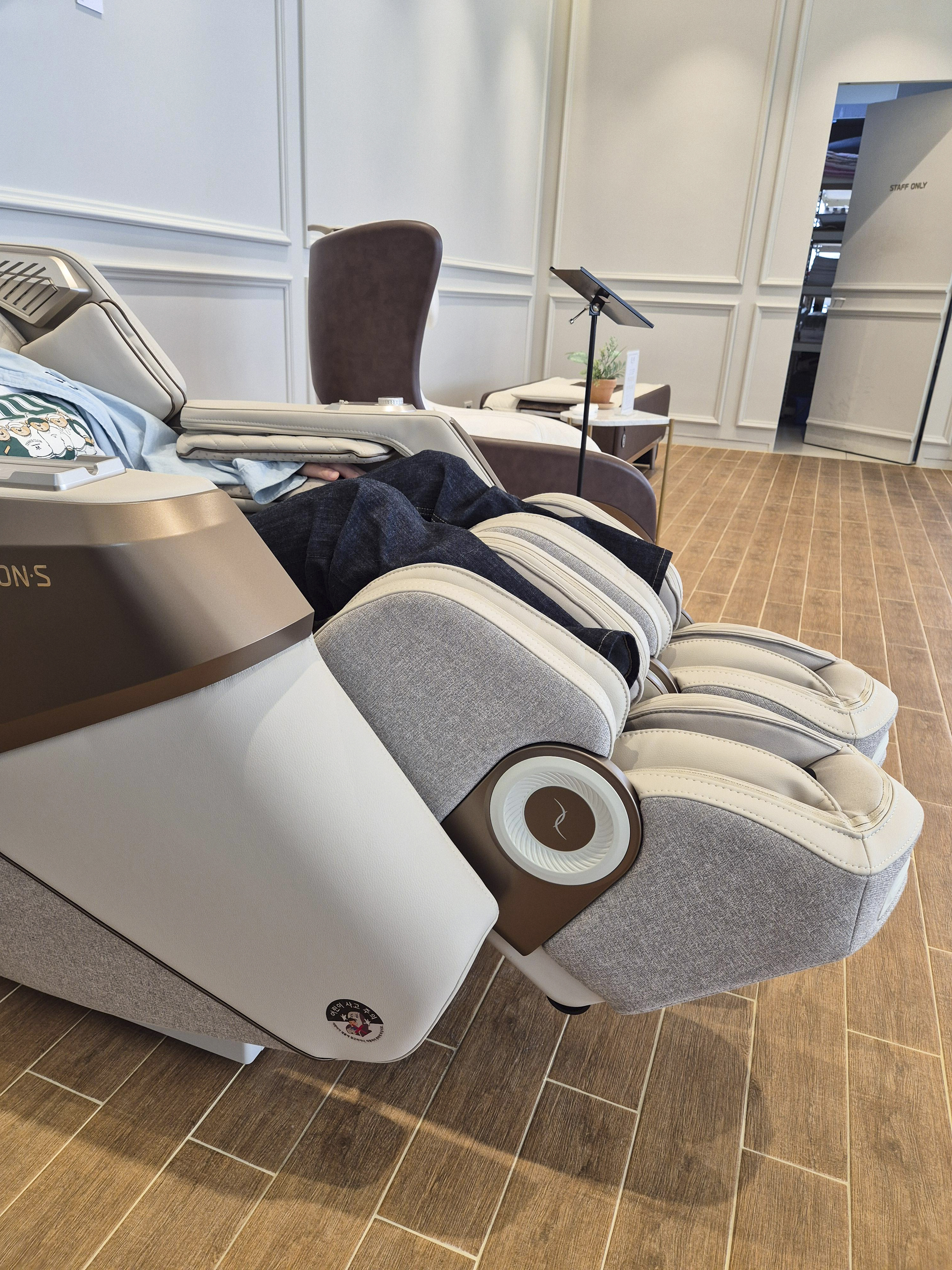 바디프랜드 파주 라운지 팔콘 S 체험중