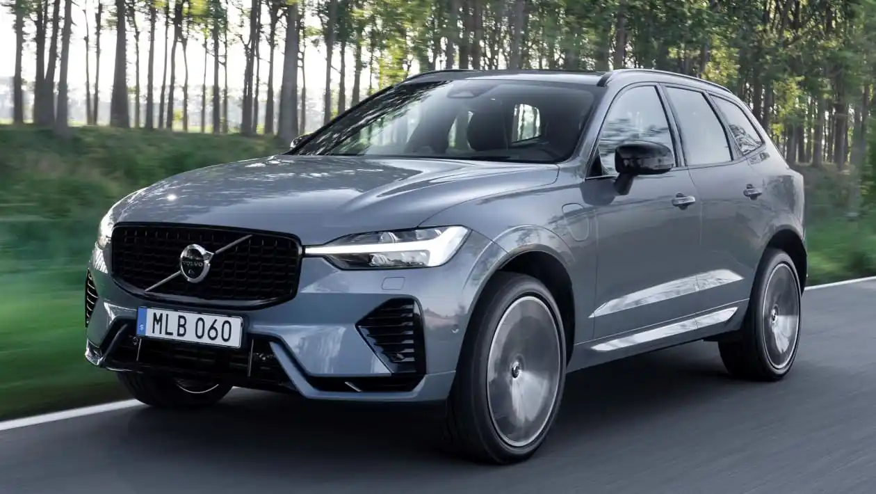 볼보 신형 XC60 리차지 PHEV 가격 실구매가 모의견적 제원 옵션 카탈로그 외관 디자인 내부 색상 디자인 인테리어 편의사양 안전사양 총정리