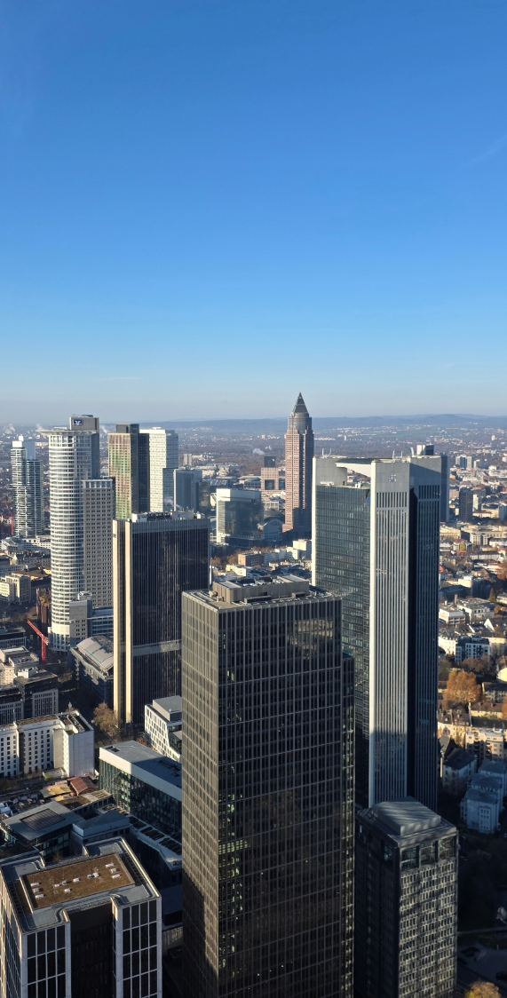 프랑크푸르트 오전 도보 산책 : 마인타워 오픈런/유로타워/마인강 산책