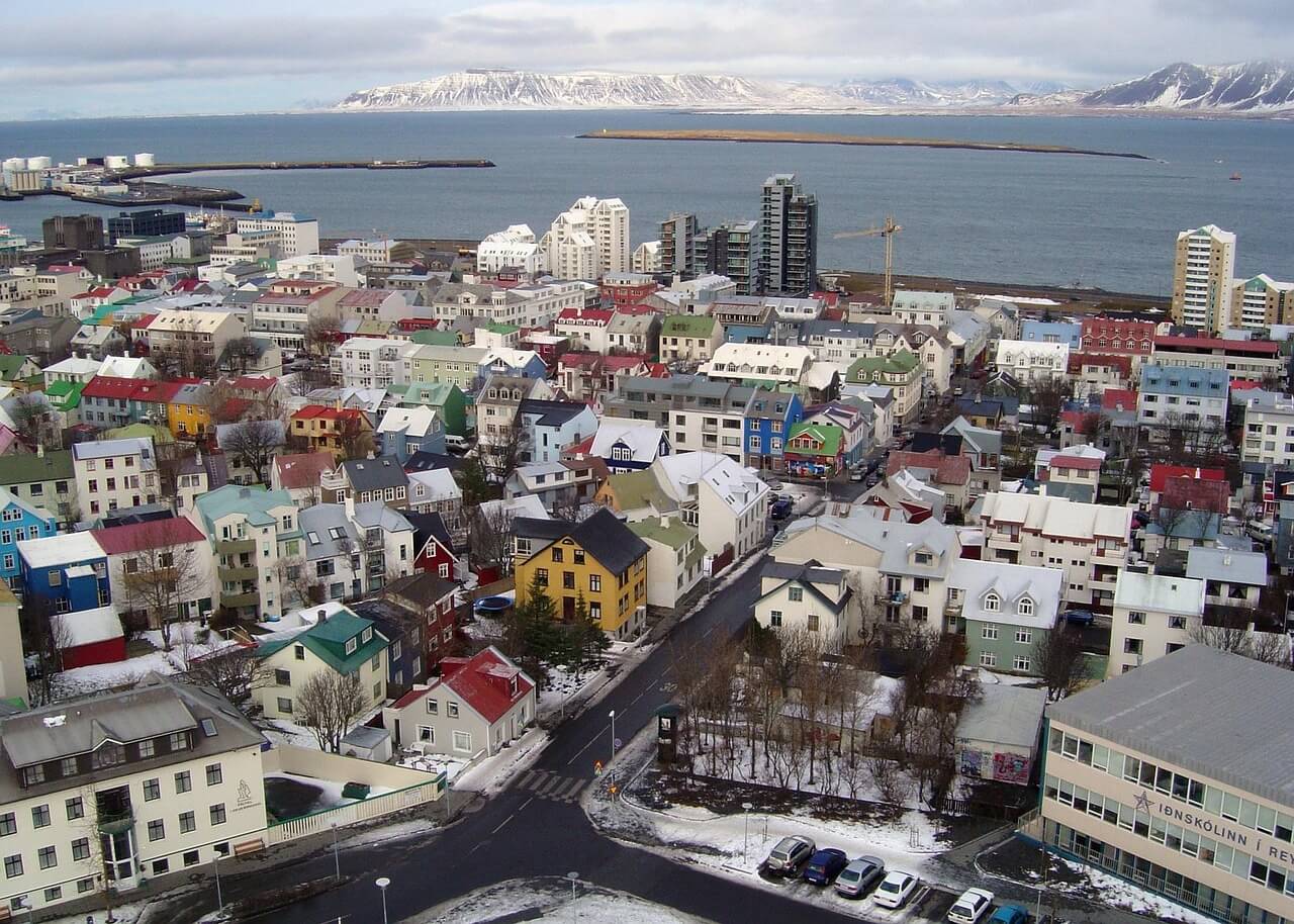 도시별 슬로 라이프 실천 가이드 아이슬란드 레이캬비크(Reykjavik)에서 실천하는 슬로 라이프 가이드: 북극의 고요 속에 깃든 느림의 기술