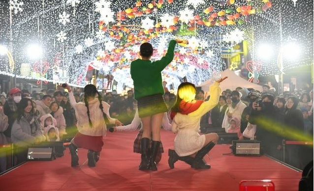 화천 산천어축제 선등거리 점등식·타빙식