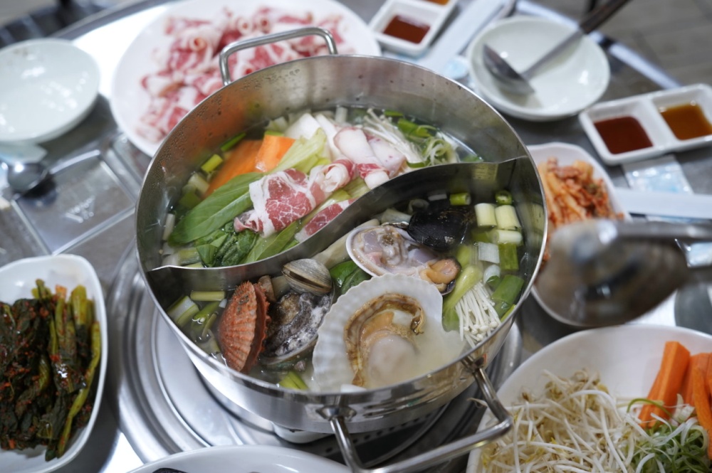 대천키조개삼합 샤브샤브 해물칼국수