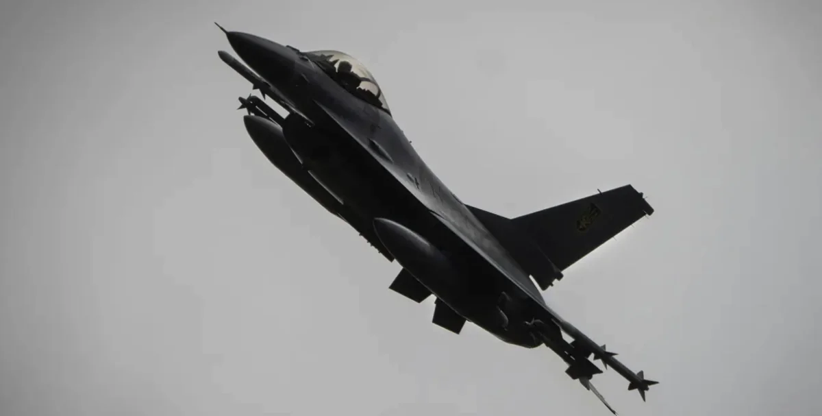 태국 캄보디아 전쟁 - F16 폭격