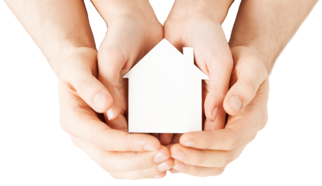 두 사람의 손이 포개어져 있고 집 모형을 들고 있다.