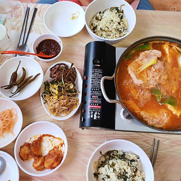 토요일은 밥이 좋아 토밥좋아 평창 봉평 묵은지 목살 찌개 전골 맛집