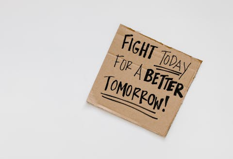 알고리즘의 노예가 아닌 주인 되기: 디지털 디톡스와 주체적 정보 소비 기술