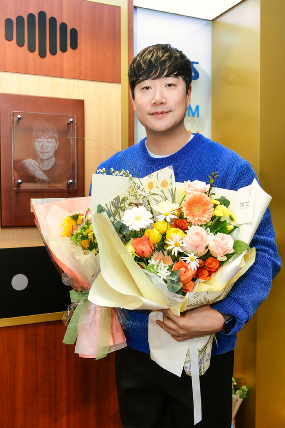 '배성재의 텐' 배성재가 SBS 라디오를 10년 이상 진행한 DJ에게 수여되는 '보이스 오브 SBS'의 영광을 안았다. [사진=SBS]